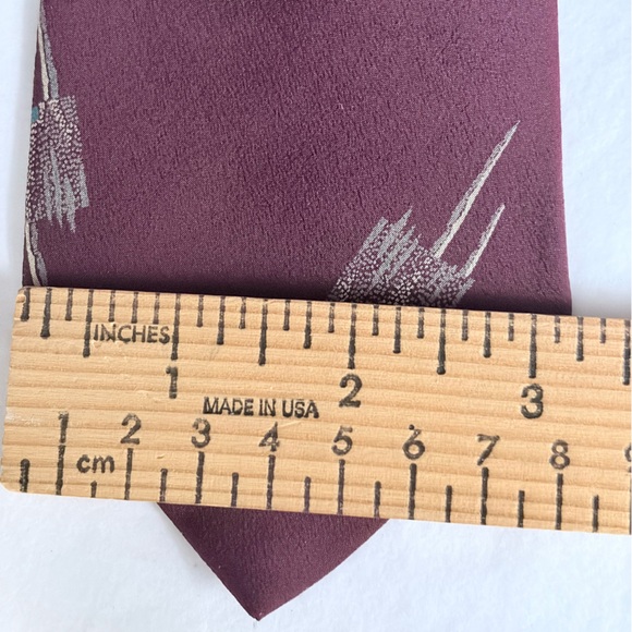Giorgio Armani, vintage abstract, burgundy men’s silk tie - Picture 2 of 5